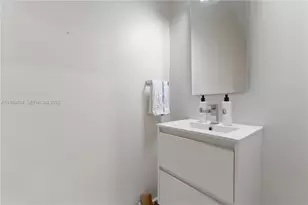 4440 NW 8th Ct, Plantation, FL 33317 - Photo 9