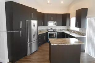 2077 NW 191st Ave, Pembroke Pines, FL 33029 - Photo 7