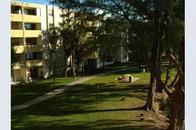 10090 NW 80 Ct #1321, Hialeah Gardens, FL 33016 - Photo 13