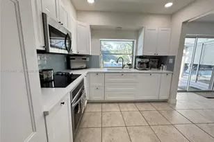 19520 SW 128th Ave, Miami, FL 33177 - Photo 5