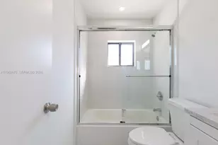 7821 W 29th Way, Hialeah, FL 33018 - Photo 27