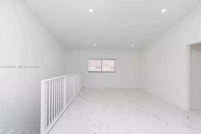 7821 W 29th Way #201, Hialeah, FL 33018 - Photo 9