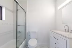 7821 W 29th Way, Hialeah, FL 33018 - Photo 21