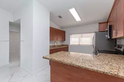 7821 W 29th Way #201, Hialeah, FL 33018 - Photo 15