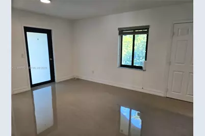 323 SW 31st Ct #1, Miami, FL 33135 - Photo 5