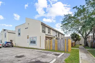 2424 NW 52nd Ave, Lauderhill, FL 33313 - Photo 21