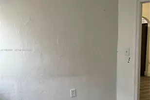 1999 NW 2nd St, Miami, FL 33125 - Photo 15