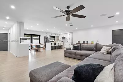 10950 NW 16th Ct, Pembroke Pines, FL 33026 - Photo 9