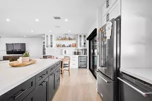 10950 NW 16th Ct, Pembroke Pines, FL 33026 - Photo 13