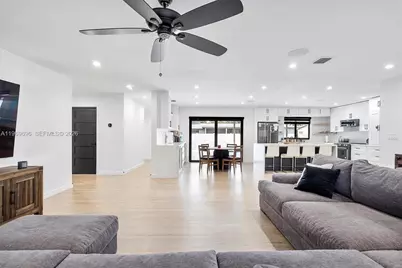 10950 NW 16th Ct, Pembroke Pines, FL 33026 - Photo 7