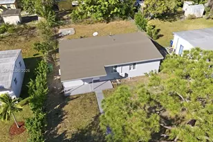 931 Chateau Park Dr, Fort Lauderdale, FL 33311 - Photo 3