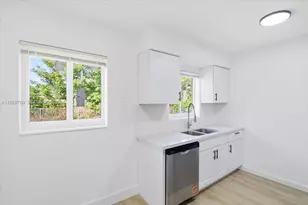 931 Chateau Park Dr, Fort Lauderdale, FL 33311 - Photo 13