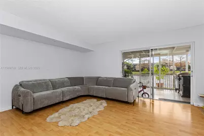 9722 NW 23rd Ct, Pembroke Pines, FL 33024 - Photo 13