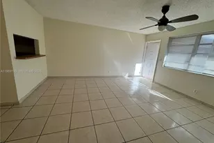 1024 Twin Lakes Dr, Coral Springs, FL 33071 - Photo 3