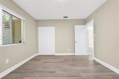 11919 NE 8th Av, Biscayne Park, FL 33161 - Photo 25