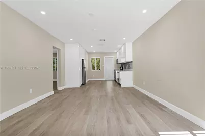 11919 NE 8th Av, Biscayne Park, FL 33161 - Photo 17