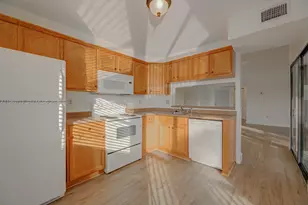 950 Constitution Dr, Homestead, FL 33034 - Photo 9