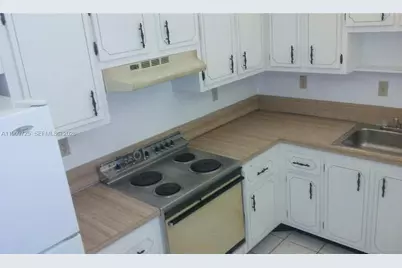 7300 NW 17th St #411, Plantation, FL 33313 - Photo 3