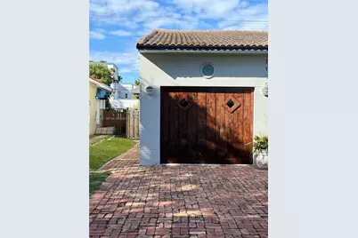 1185 Biarritz Dr #1, Miami Beach, FL 33141 - Photo 1