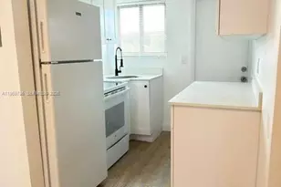 1980 Biarritz Dr, Miami Beach, FL 33141 - Photo 5