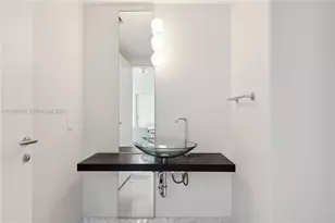 200 Biscayne Blvd Way, Miami, FL 33131 - Photo 13