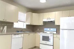 451 NE 136th St, North Miami, FL 33161 - Photo 5