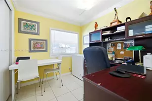 2605 E Marina Dr, Dania Beach, FL 33312 - Photo 29