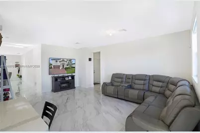 10321 SW 232nd St, Cutler Bay, FL 33190 - Photo 11