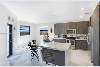 10321 SW 232nd St, Cutler Bay, FL 33190 - Photo 9