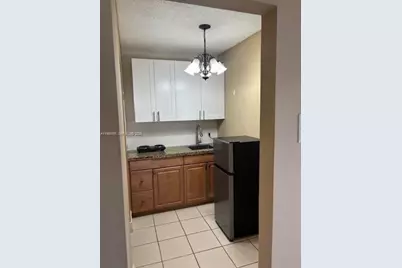Xxx30 SW 21st St #Efficiency, Miami, FL 33175 - Photo 9