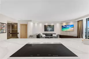 20191 E Country Club Dr, Aventura, FL 33180 - Photo 9