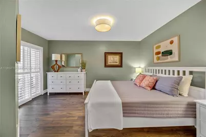 1690 Yellowheart Way, Hollywood, FL 33019 - Photo 23