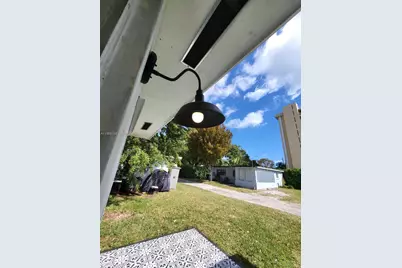 1998 NE 135th St #1994, North Miami, FL 33181 - Photo 3