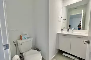 4654 NW 83rd Pkwy, Doral, FL 33166 - Photo 7