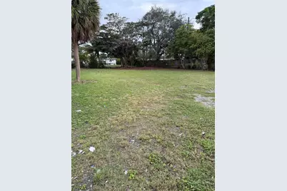 752 Opa Locka Blvd, Miami, FL 33168 - Photo 3