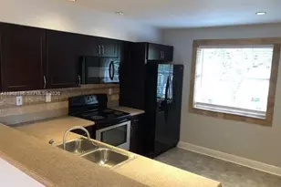 14611 Balgowan Rd, Miami Lakes, FL 33016 - Photo 5