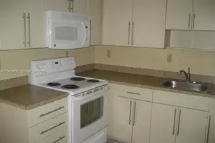 9625 SW 36th St, Miami, FL 33165 - Photo 5