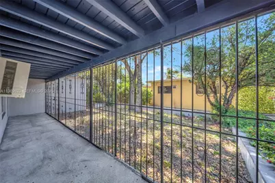 890 NE 138th St, North Miami, FL 33161 - Photo 3