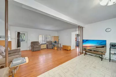 890 NE 138th St, North Miami, FL 33161 - Photo 15