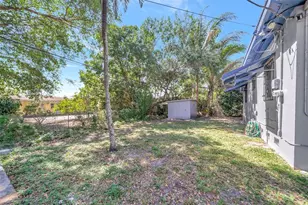 890 NE 138th St, North Miami, FL 33161 - Photo 37