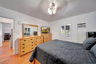 890 NE 138th St, North Miami, FL 33161 - Photo 19