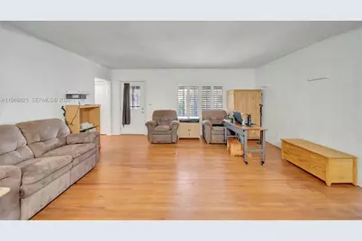 890 NE 138th St, North Miami, FL 33161 - Photo 5