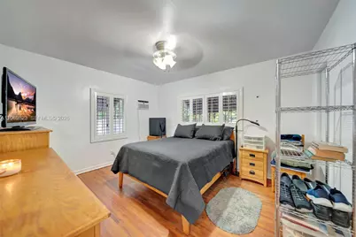 890 NE 138th St, North Miami, FL 33161 - Photo 21