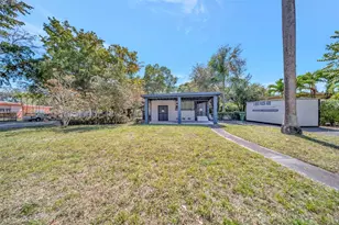890 NE 138th St, North Miami, FL 33161 - Photo 33