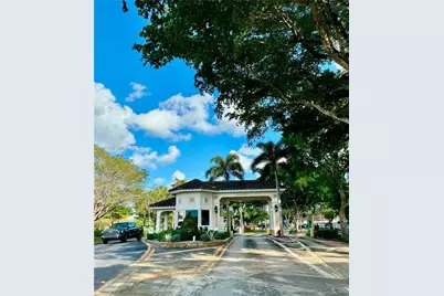 900 Saint Charles Pl #316, Pembroke Pines, FL 33026 - Photo 1