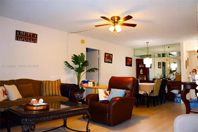 900 Saint Charles Pl #316, Pembroke Pines, FL 33026 - Photo 7