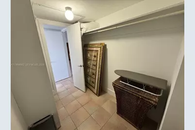 5005 Collins Ave #1404, Miami Beach, FL 33140 - Photo 9