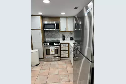 5005 Collins Ave #1404, Miami Beach, FL 33140 - Photo 9