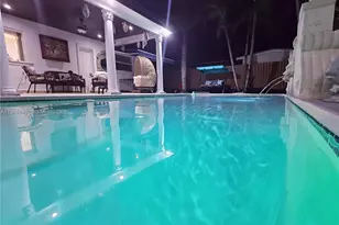 300 NW 77th Way, Pembroke Pines, FL 33024 - Photo 3