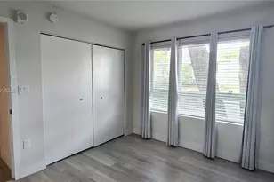 2535 NE 193rd St, Miami, FL 33180 - Photo 19